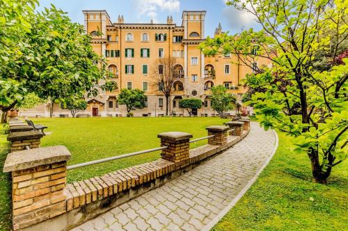 Wonderful Garden at Colosseo, Rome