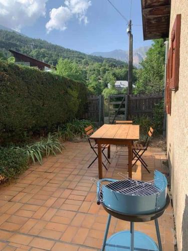 Maison au cœur des Hautes-Alpes in ชาโตว์รูซ์-แอลพ์