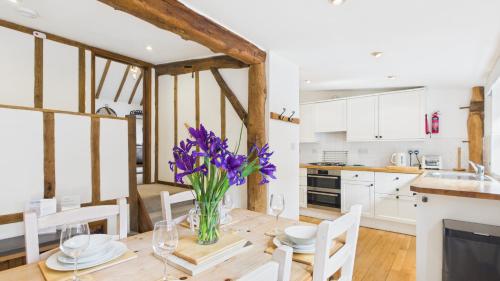 The Cote is a stunning rural barn beach 3 miles - Gatehouse