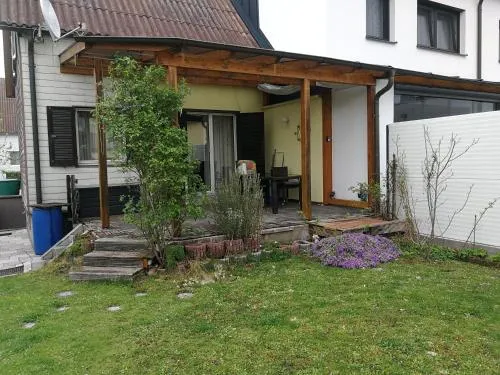 Doppelhaushälfte mit Garten in Linz, Österreich