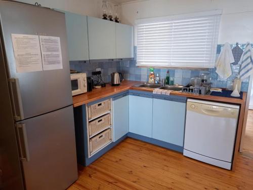 Cocina, Vleesbaai family beach house in Boggomsbaai