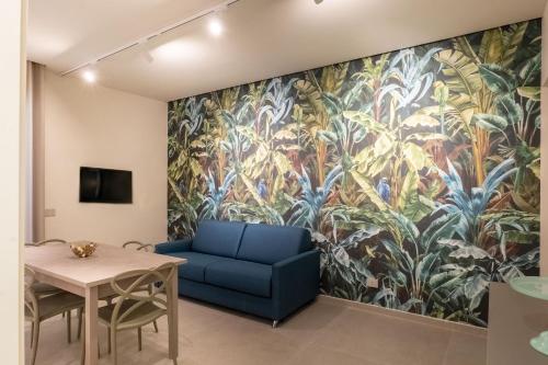 Deluxe One-Bedroom Apartment with City View image 10