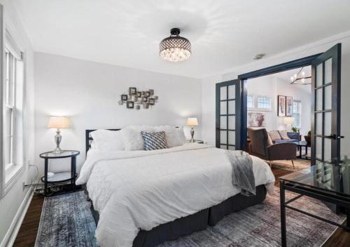 Luxury Home in the Heart of Gordon Square