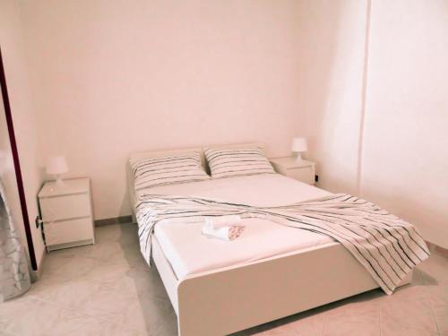 Perla Marina Room 2