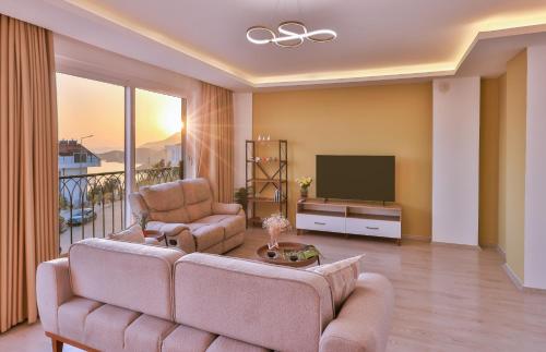 Two-Bedroom Apartment with Balcony and Sea View