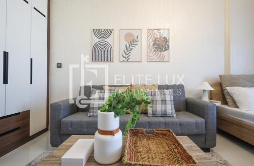 Elite LUX Holiday Homes - Modern Sleek Studio in Arjan Dubai, Дубай (фото 7)