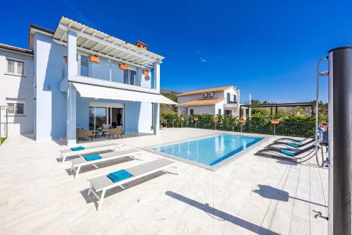 Deluxe Villa