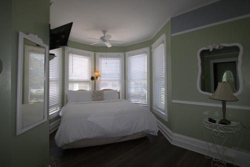 Single Room with Bathroom