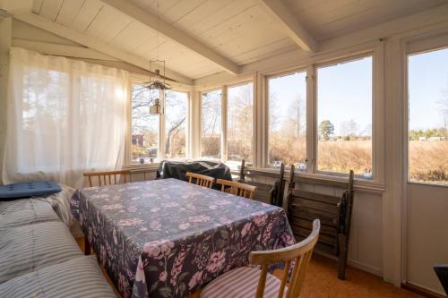 Erkély/terasz, Enkel stuga på Fårö, Sudersand (Enkel stuga pa Faro, Sudersand) in Faro