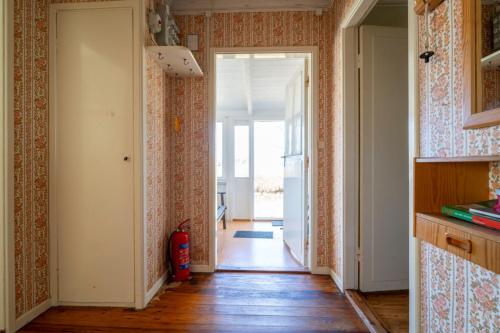 Enkel stuga på Fårö, Sudersand (Enkel stuga pa Faro, Sudersand) in Faro