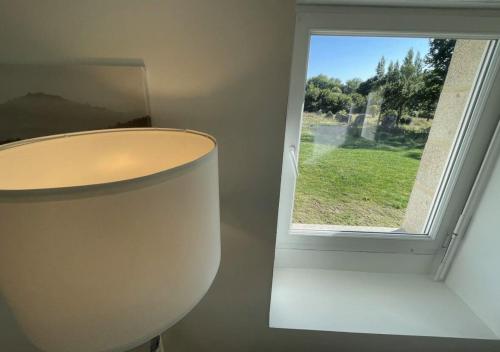 Petite Maison avec Menhirs et Moutons Ouessant in Plouec-du-Trieux