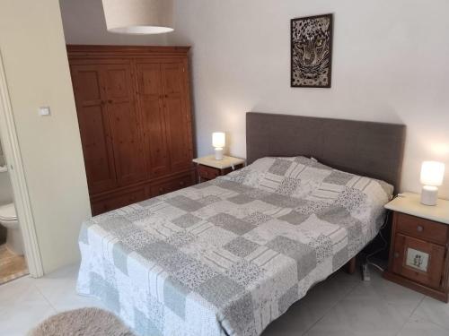 1 queen bed