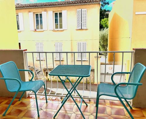 Le 13, Cassis