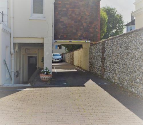 The Sheldon B&B - FREE private parking - image 8
