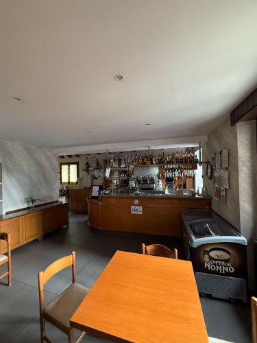 Krogs/atpūtas telpa, Albergo Ristorante Centrale in Esino Lario