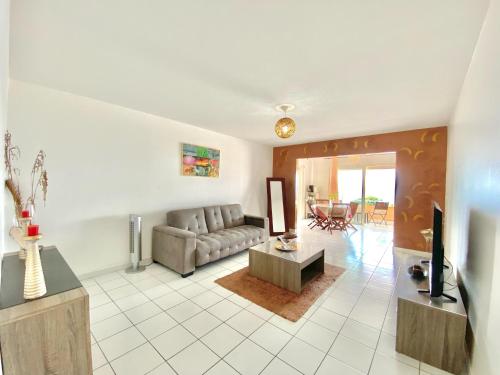 Facilities, Mayani in Baie-Mahault