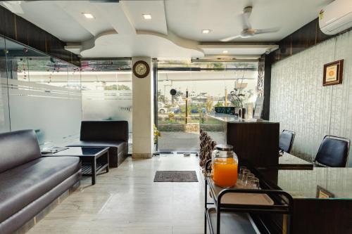 OYO 886 ホテル シェルドン インターナショナル