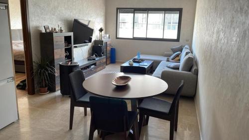 Appartement Ferme Bretonne en face de l'OCP - 2 Min CFC, Casablanca