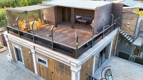 Exterior view, Garden Hills in Garni