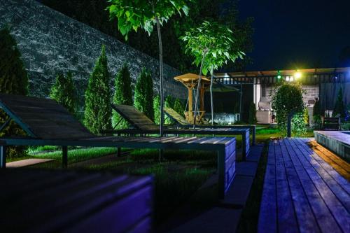 Garden, Garden Hills in Garni