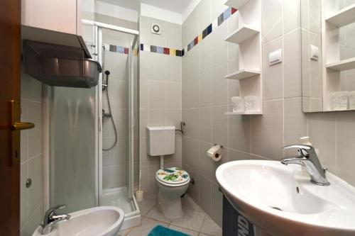 Apartment image 8