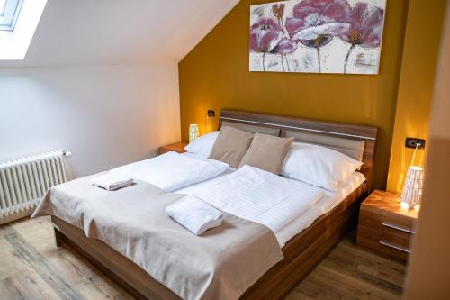 Central 3bdr penthouse with terrace&AC, Praha (fotografie 4)