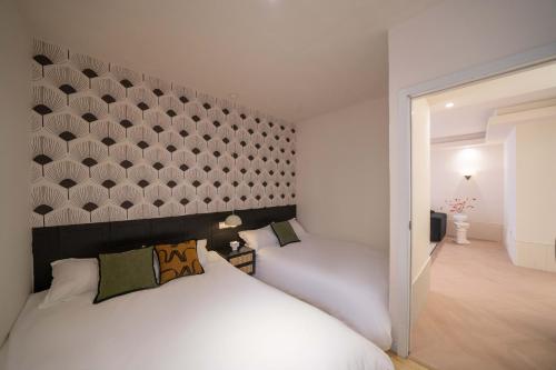 Two-Bedroom Apartment with Balcony image 10