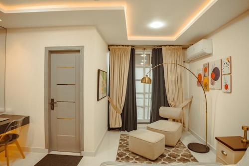 The Orange Room - image 4