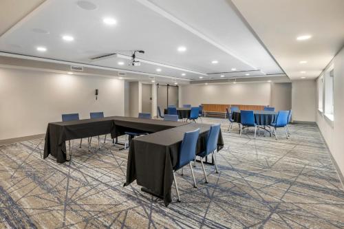 홀리데이 인 익스프레스 시카고-다운너스 그로브 바이 IHG - 회의실/연회장