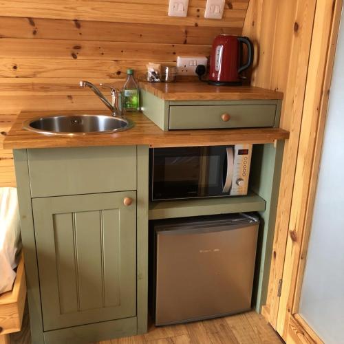 Küche, Acheninver Hostel in Achiltibuie