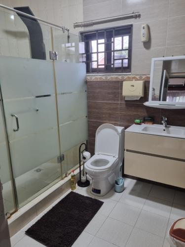 バスルーム, 2 bedroom house in Tema in テマ