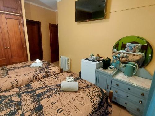 Twin Room image 8