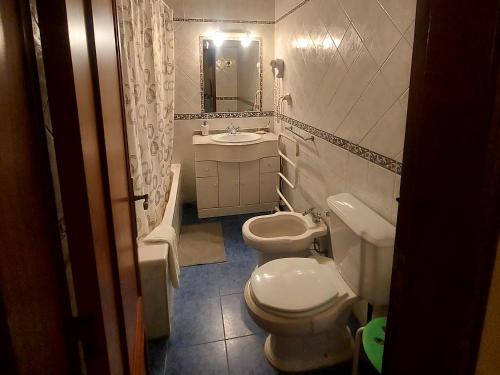 Twin Room image 9