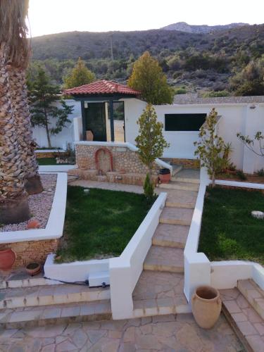 A szálláshely kívülről, Mairy's Ηouse in Xironomi