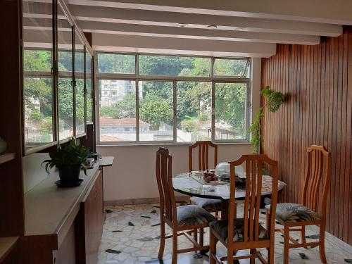 Apartamento amplo,arejado compartilhado in Tijuca