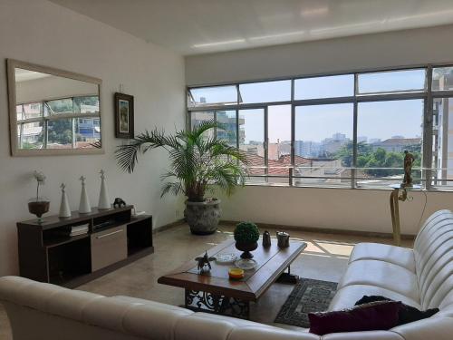 Apartamento amplo,arejado compartilhado in Tijuca