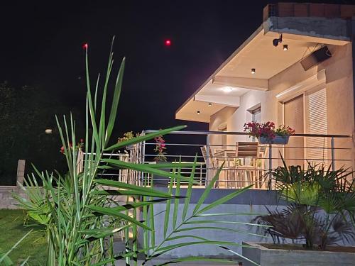 Utvendig, Vila V & S in Star Dojran