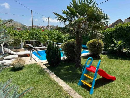 Peldbaseins, DUBROVNIK - IVANICA: “SUNNYHILLS APARTMENTS” WITH POOL in Ivanica