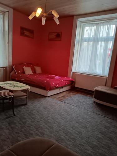 Hagyomàny örző egyesület (Hagyomany orzo egyesulet) in Pacsér