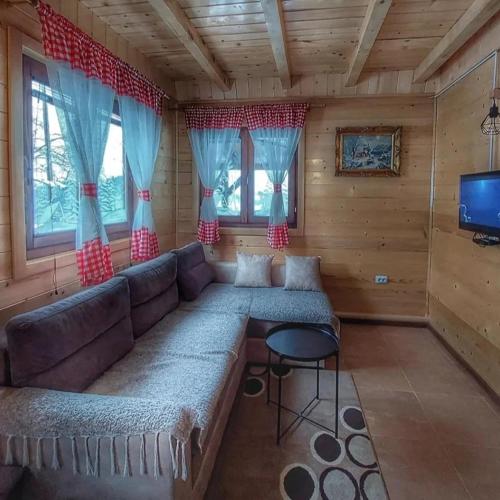 Brvnara Rajkova koliba - STD Bojovići Zlatar (Brvnara Rajkova koliba - STD Bojovici Zlatar) in Nova Varoš