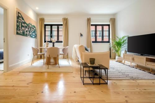 Art Deco 13 Luxury 2BR Apartment Downtown Metro AC, Porto