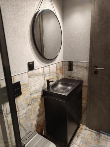 Antracyt Apartament in 施扎夫諾茲德魯伊