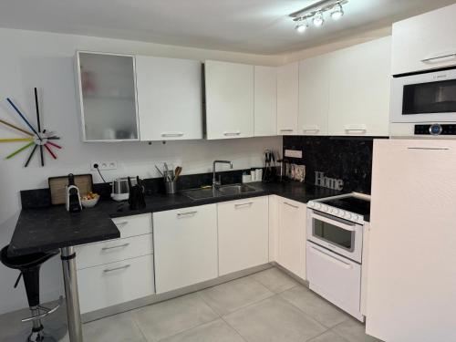 Kitchen, Appartement Menton - Vieille ville in Menton