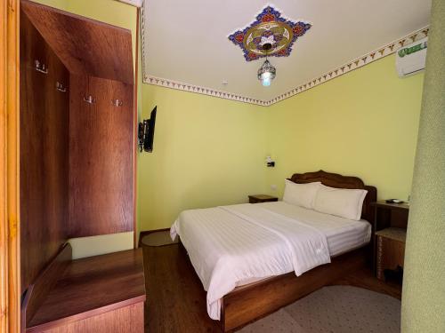 1 twin bed