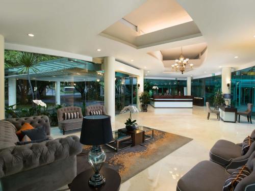 加拉璜鳳凰木酒店 Delonix Hotel Karawang