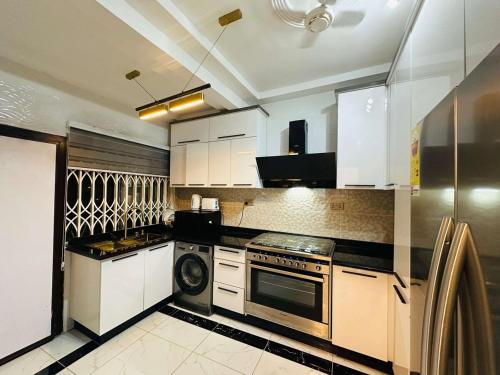 virtuve, Lexsarp Apartments in Afienya