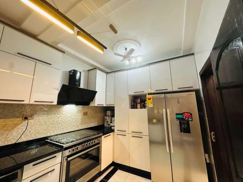 virtuve, Lexsarp Apartments in Afienya