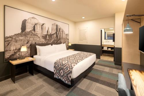 King Room image 5
