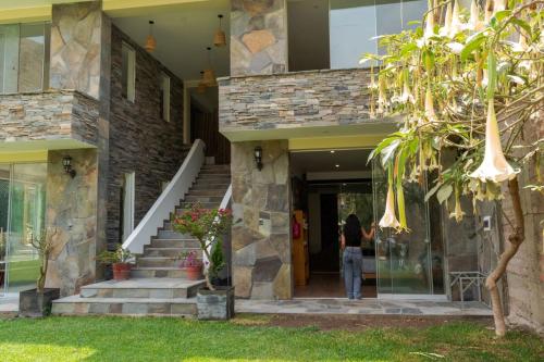 Casa linda de Chontay junto al rio in Nieve Nieve