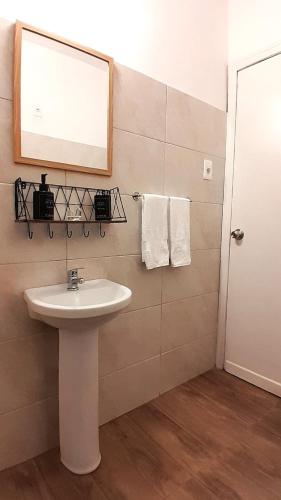 One-Bedroom Apartment image 5